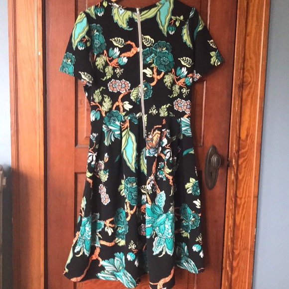 Floral dress with pockets - Picture 3 of 4